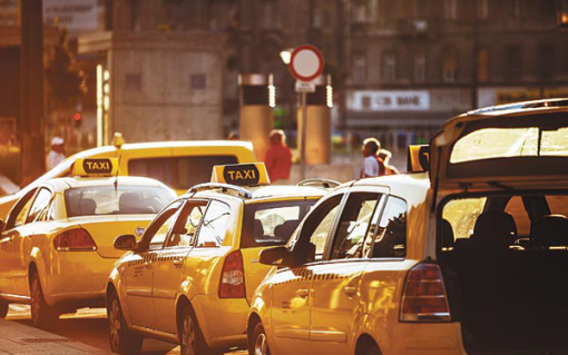 Liberálisok: elérkezett a taxis hiénák aranykora