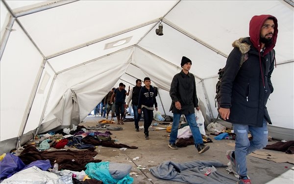 Illegális bevándorlás - Brüsszel bírálja Berlint a kitoloncolások végrehajtásának elmaradása miatt