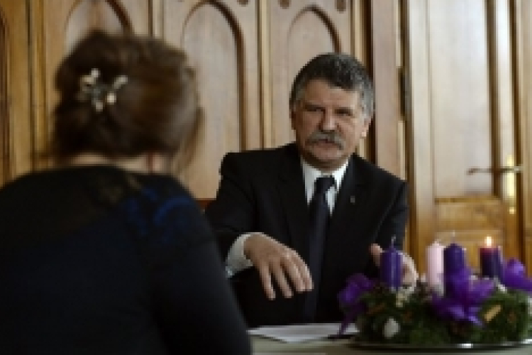 Unja a parlamenti bolhacirkuszt Kövér