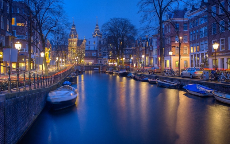 Sürgős felújításra szorul Amszterdam csatornáinak fala és több hídja
