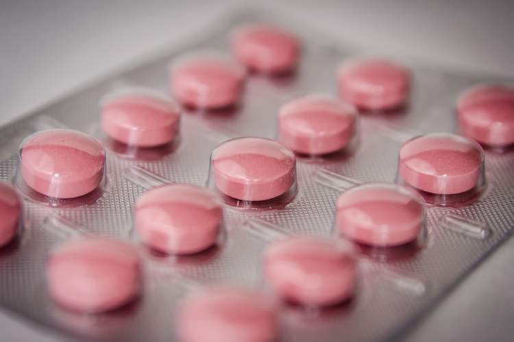 Szerbiában is elérhető lesz a Pfizer koronavírus elleni tablettája