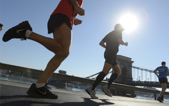 Meghalt egy versenyző a budapesti félmaratoni futóversenyen