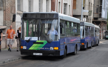 900 buszvezetőt küldene el a BKV?