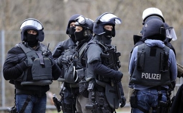 Németországban terrorgyanú miatt őrizetbe vettek egy menedékkérőt