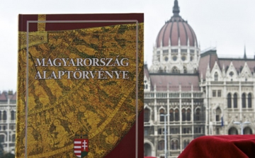 Fidesz: komoly félreértés van a külföldi sajtóban az alaptörvény módosításával kapcsolatban