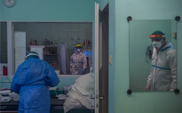 Meghalt egy beteg, 110 új fertőzöttet találtak Magyarországon