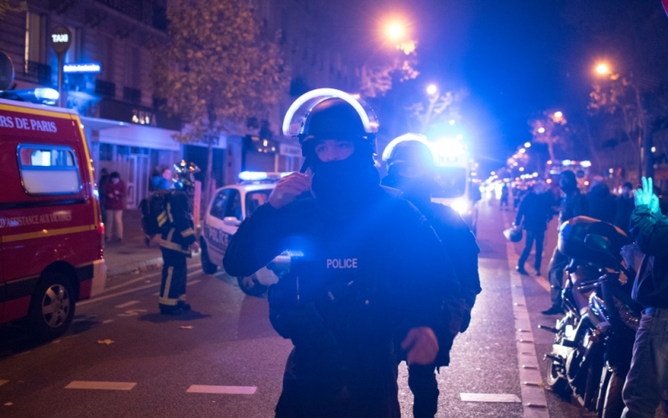 Merényletek Párizsban - Házkutatások Brüsszelben, egy embert őrizetbe vettek