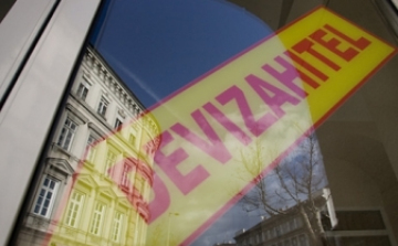 Tovább dőlnek a devizahitelek