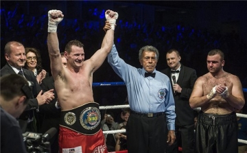 Kecskeméti bokszgála - Erdei Zsolt Európa-bajnokként zárta le pályafutását