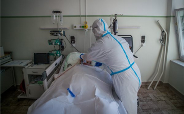 Meghalt 460 beteg, 27 830 új fertőzöttet találtak Magyarországon a hétvégén