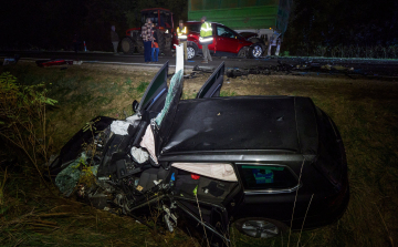 Ketten meghaltak autóbalesetben Bács-Kiskunban