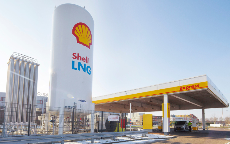 A régióban elsőként Magyarországon nyitott a Shell LNG-töltőállomást