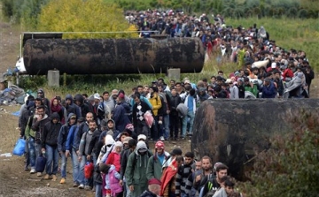 Spiegel: nem csillapodik a migránshullám, Berlin aggódik