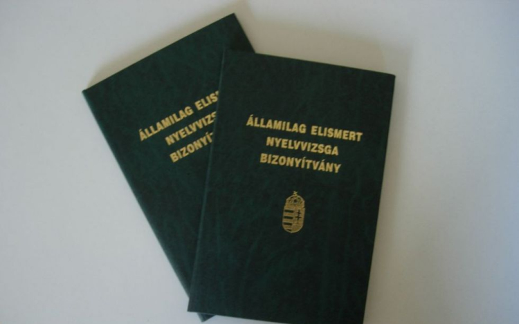 Több százan bukhatják el a nyelvvizsgát