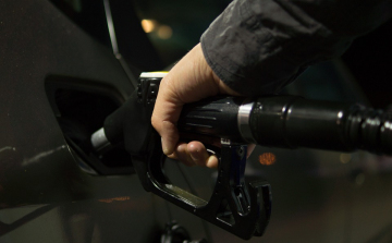 Több intézkedéssel segíti a kormány a kisebb benzinkutak üzemeltetőit