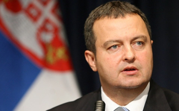 Botrányos Eb-selejtező Belgrádban - A szerb külügyminiszter szerint