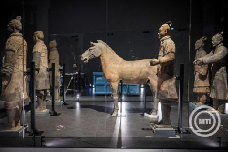 Már érkeznek a kínai agyagkatonák a Szépművészeti Múzeum kiállítására