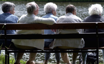 Száz évig is spórolhat, aki jó nyugdíjat akar